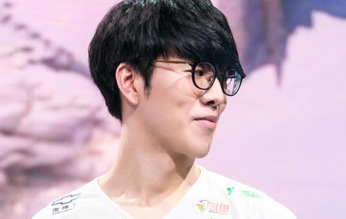 九游官方官网TheShy新星战术调整表现惊艳，老鹰未来可期！的简单介绍